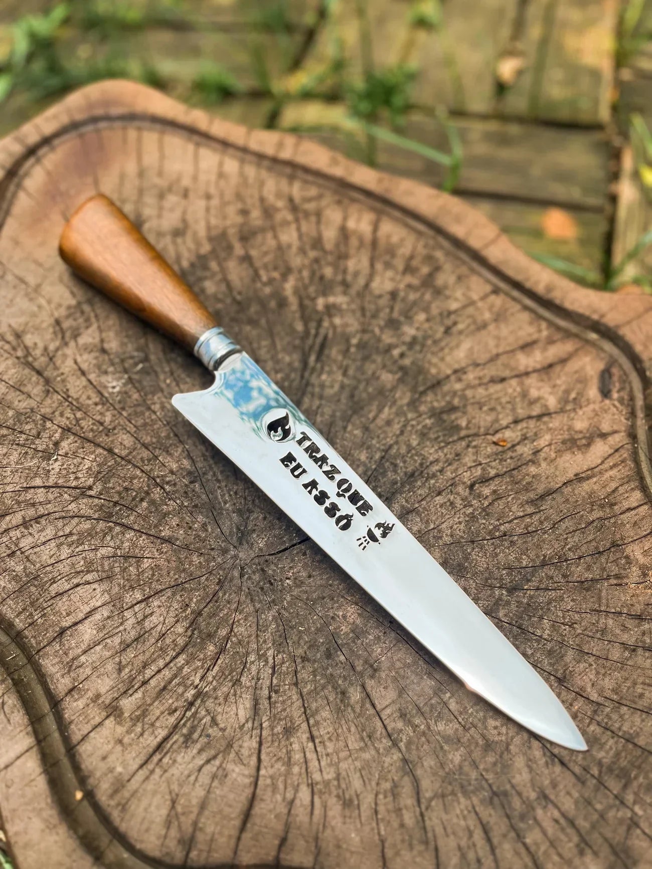 Faca Artesanal P/ Churrasco 10" 3mm Lâmina com Cabo madeira + Case especial em couro - VARIOS TEMAS NA LAMINA