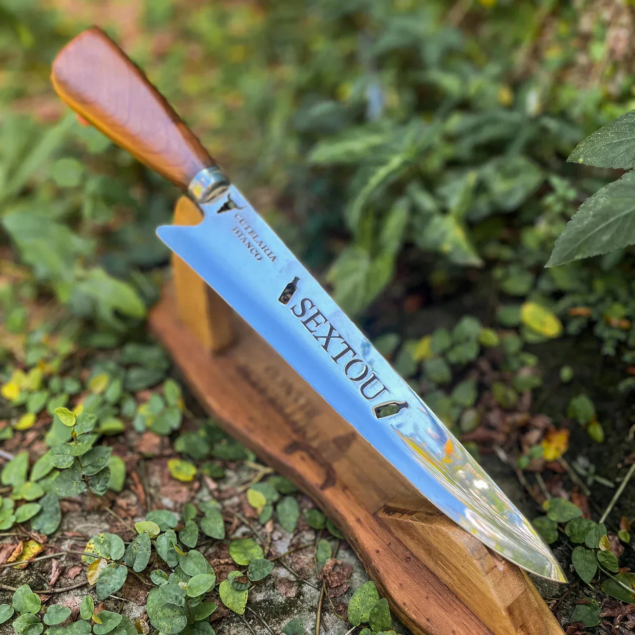 Faca Artesanal P/ Churrasco 10" 3mm Lâmina com Cabo madeira + Case especial em couro - VARIOS TEMAS NA LAMINA