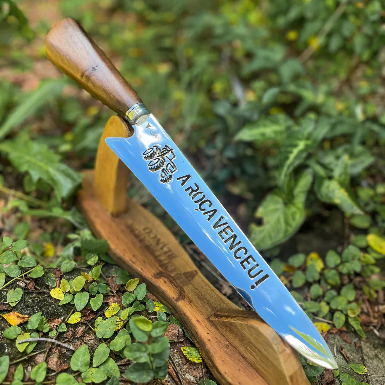 Faca Artesanal P/ Churrasco 10" 3mm Lâmina com Cabo madeira + Case especial em couro - VARIOS TEMAS NA LAMINA